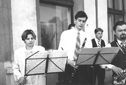 U5.JPG (22415 BYTES)