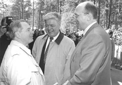 J1.JPG (18474 BYTES)