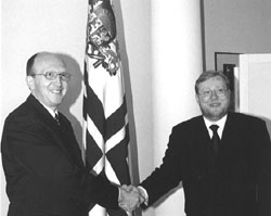 J1.JPG (14045 BYTES)