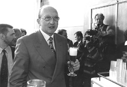 A1.JPG (20133 BYTES)