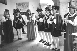 28.JPG (26370 BYTES)