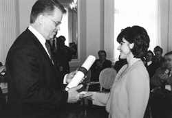 L2.JPG (18923 BYTES)