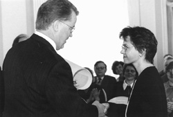 L8.JPG (15900 BYTES)