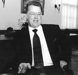 U2.JPG (22404 BYTES)