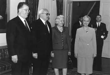 U1.JPG (28750 BYTES)