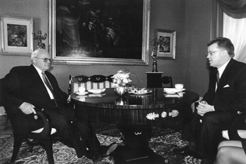 U7.JPG (35155 BYTES)