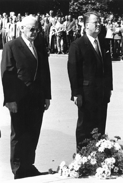 U8.JPG (40092 BYTES)