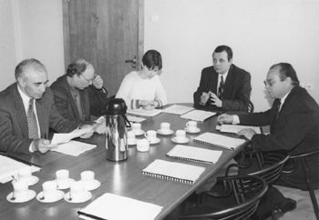 R3.JPG (33215 BYTES)