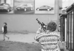 MI2.JPG (18218 BYTES)