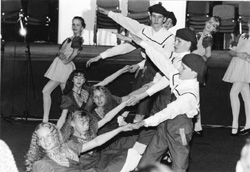 B2.JPG (27477 BYTES)