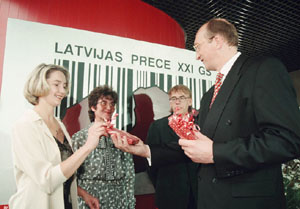 LATVIJAS-PRECE-LV1.JPG (26987 BYTES)