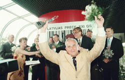 LATVIJAS-PRECE-LV4.JPG (31839 BYTES)