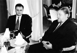 S2.JPG (23499 BYTES)