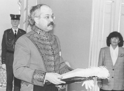 DANIS.JPG (20294 BYTES)