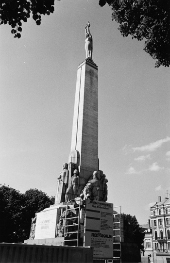 P1.JPG (64069 BYTES)