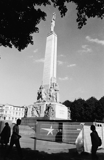 P2.JPG (69508 BYTES)