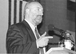 GODMANIS.JPG (19998 BYTES)