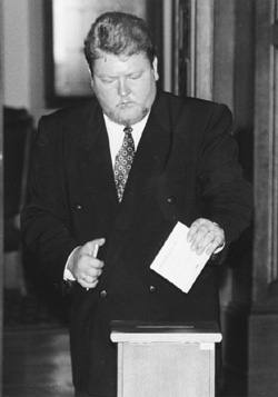 VV1.JPG (107144 BYTES)