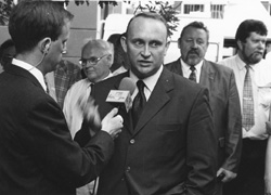 VV2.JPG (22927 BYTES)