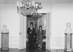 U4.JPG (17704 BYTES)