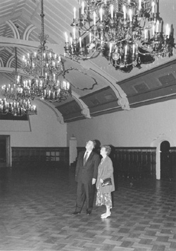 U8.JPG (39607 BYTES)