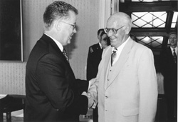 P2.JPG (19280 BYTES)