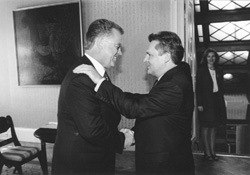 P4.JPG (19493 BYTES)