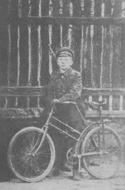 CE1.JPG (42452 BYTES)