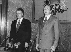 U1.JPG (24694 BYTES)