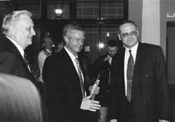 U16.JPG (18424 BYTES)