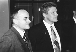 U4.JPG (17545 BYTES)