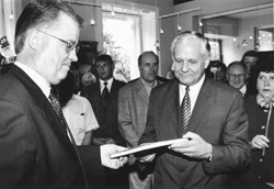 U3.JPG (24180 BYTES)