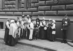 P13.JPG (25219 BYTES)