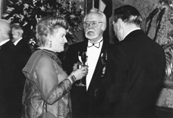 R20.JPG (21900 BYTES)