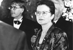 R22.JPG (22088 BYTES)