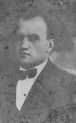 CAKS4.JPG (37046 BYTES)