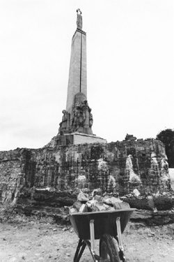 B4.JPG (34342 BYTES)