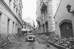 VI5.JPG (24623 BYTES)