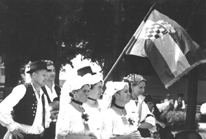 P2.JPG (28108 BYTES)