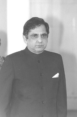 DUBEJA.JPG (12085 BYTES)