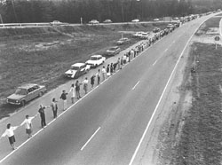 IZ11.JPG (17436 BYTES)