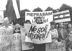 IZ12.JPG (20842 BYTES)