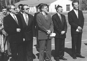 M13.JPG (31602 BYTES)