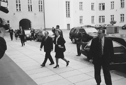 I18.JPG (23333 BYTES)