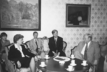 I2.JPG (37413 BYTES)