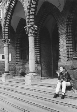 MI1.JPG (43286 BYTES)