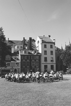 M8.JPG (40140 BYTES)