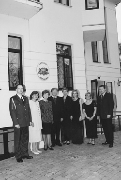 22.JPG (38362 BYTES)