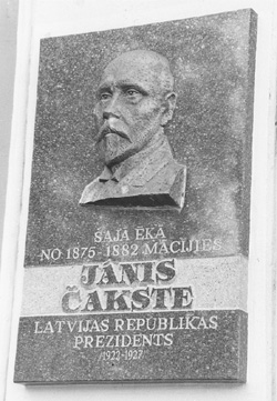 C8.JPG (45159 BYTES)