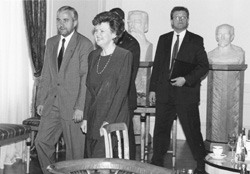 V3.JPG (22619 BYTES)